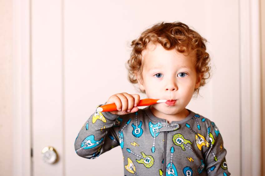 kid-brushing-teeth
